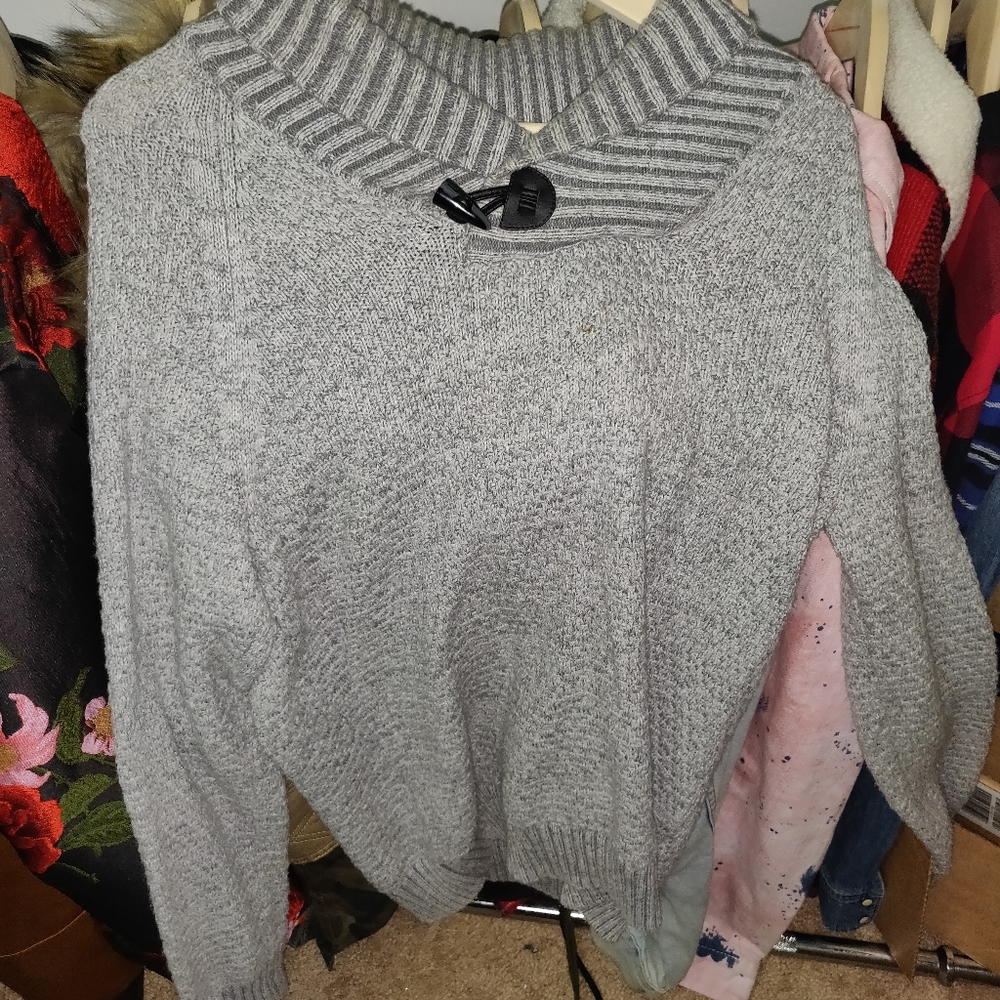 Sweater - Picture 3 of 3